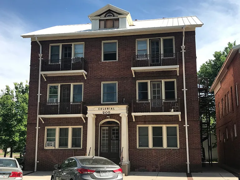 205 Lincoln St — Photo 9