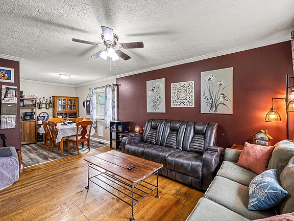 3rd image of 106 Hopewell Dr