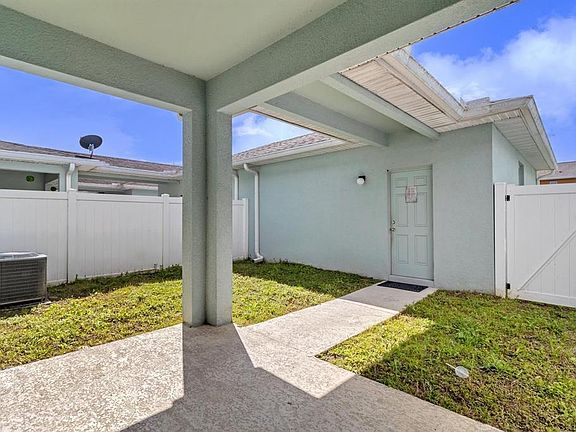 4th image of 1578 Softshell St