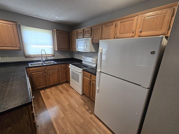 2nd image of 3700 Falmouth Dr