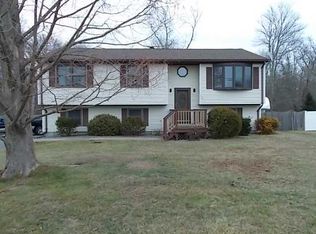 3 Ursula Dr, Bristol, RI 02809