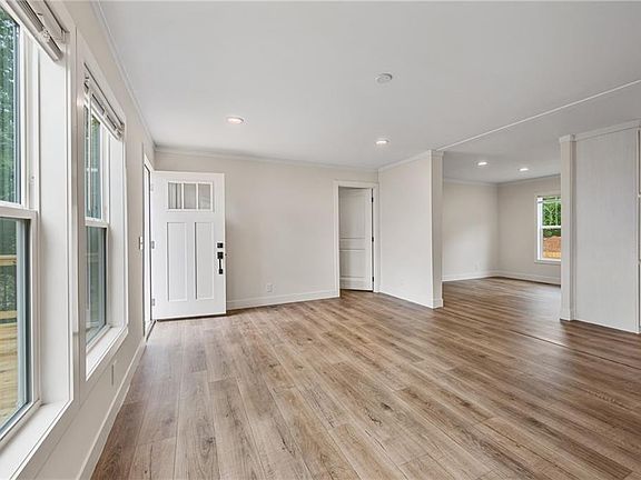 5th image of 3250 Baker Rd