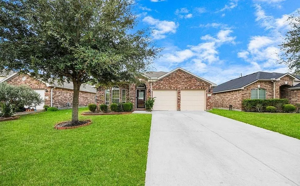Building Photo - 13918 Goodridge Dr
