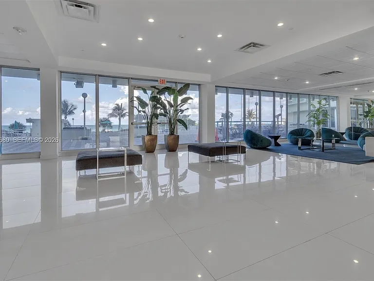 5701 Collins Ave #Penthouse 08 — Photo 34