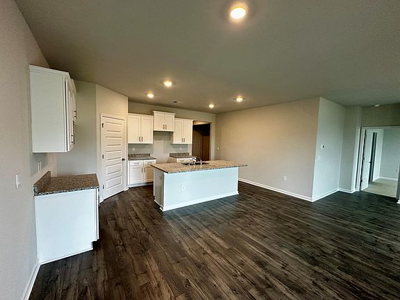 4th image of 1219 Admiral Ave #189