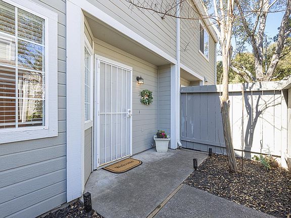 2nd image of 1452 Townview Avenue