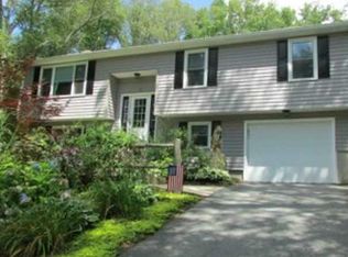 10 Jambray Dr, Smithfield, RI 02917