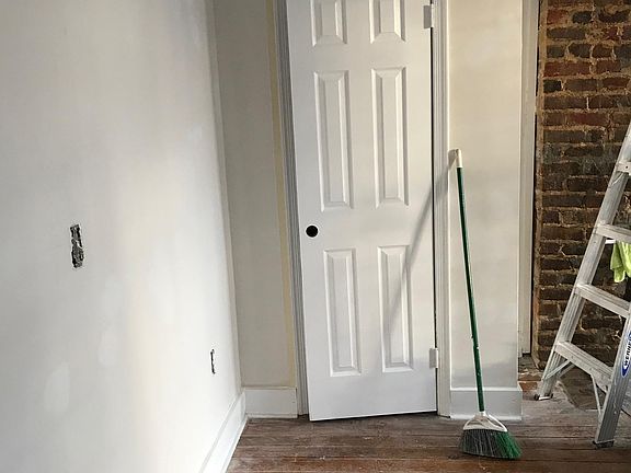 4th image of 1104 W Clay St #1104