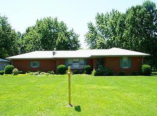 709 N Robin Ln, Greenfield, IN 46140