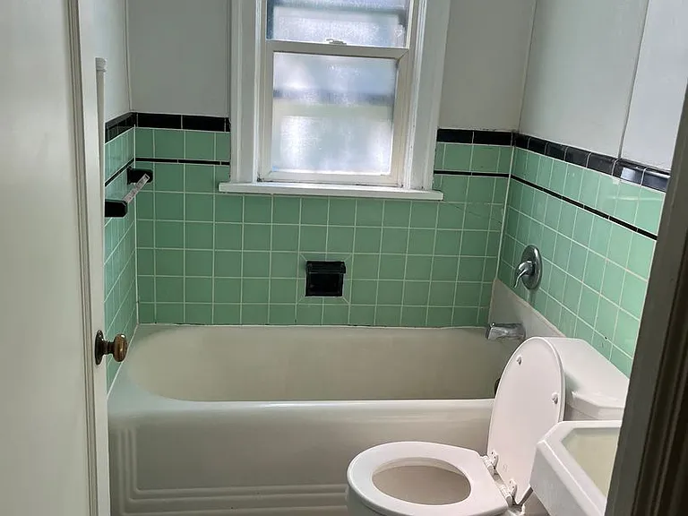 480 NE Maiden Ln — Photo 19