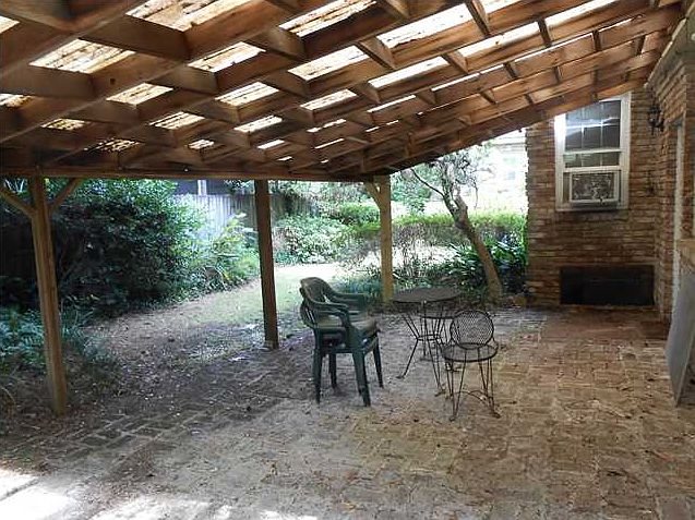 2nd image of 2852 S Sherwood Dr