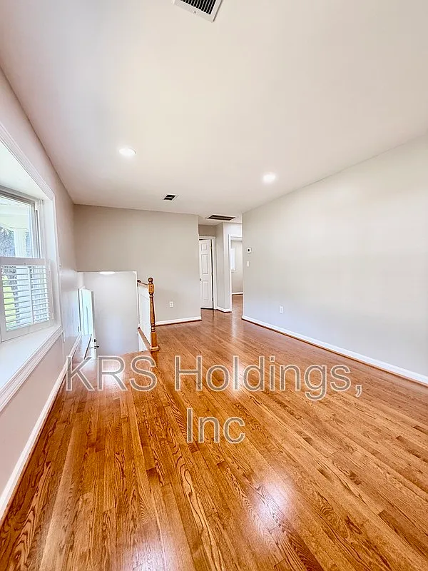 4 bed, 2.0 bath, 1472 sqft, $2,895 — Photo 3