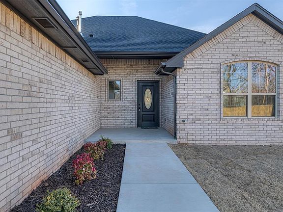 3rd image of 1426 Monticello Ct