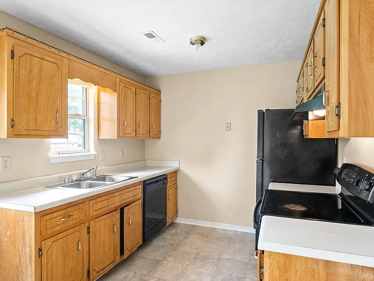 2080 Carneal Ln — Photo 11