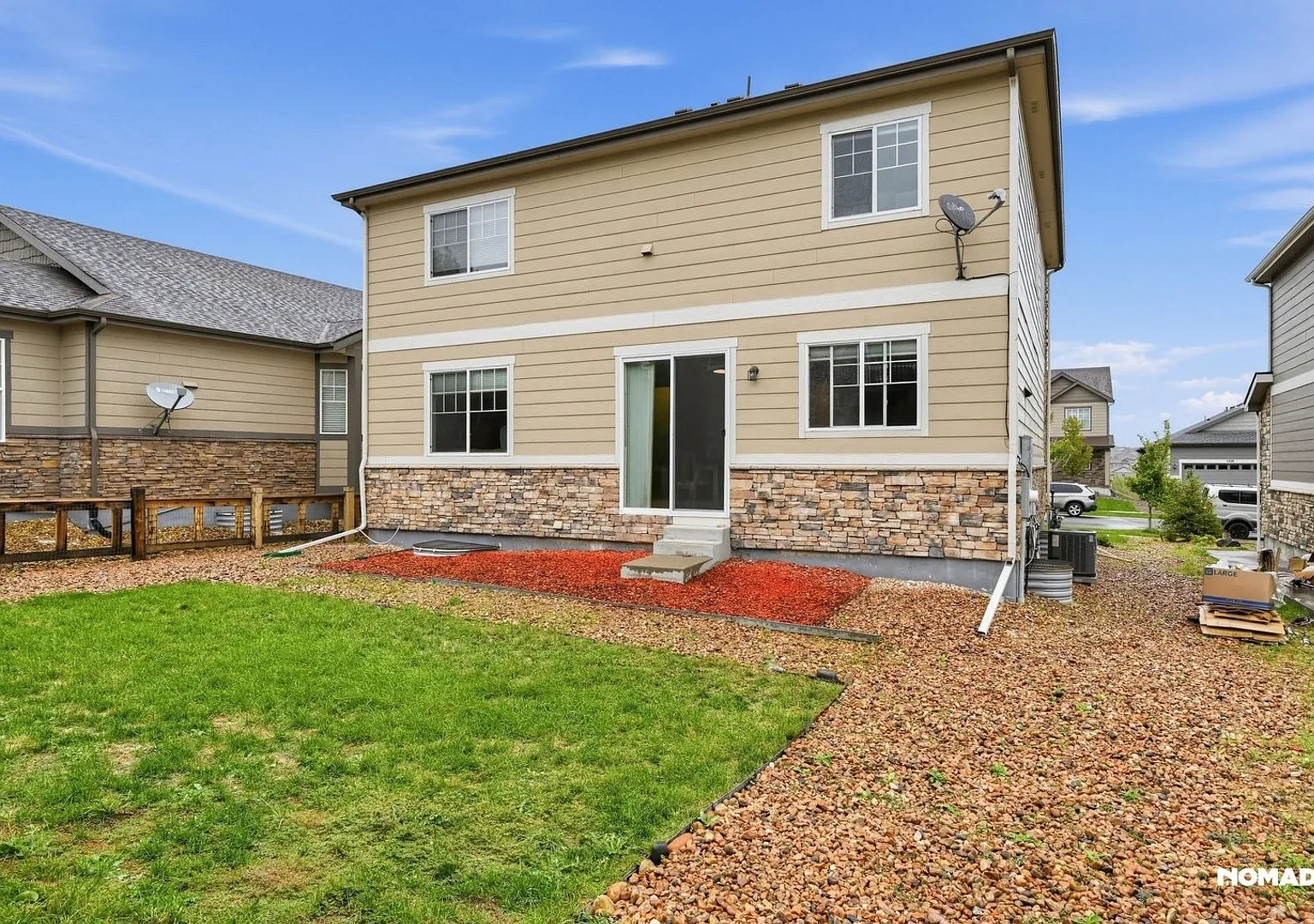 Spacious 4BR House in Aurora — Photo 4