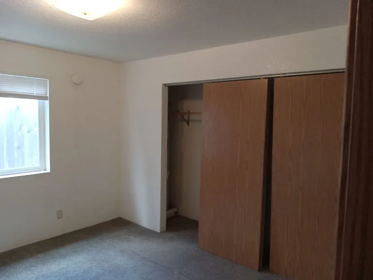400-402 406 #408-410-412 — Photo 18