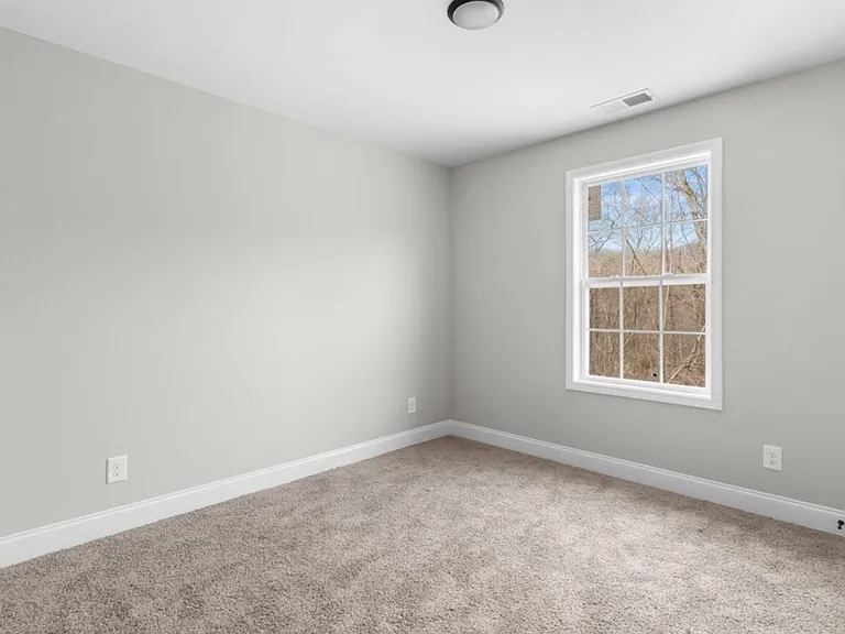 422 Mattingly Dr — Photo 11