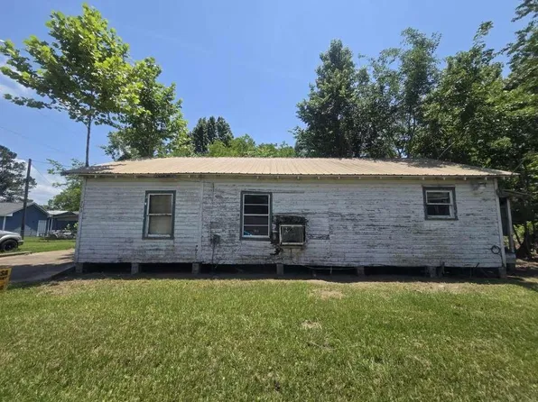 203 Cedar Cir, New Caney, TX 77357