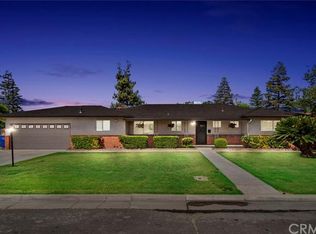 26 Cole Ave, Clovis, CA 93612