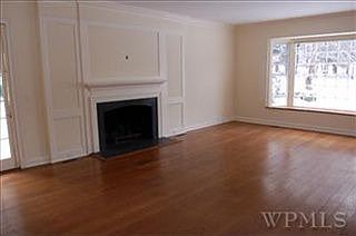2nd image of 89 Hook Rd