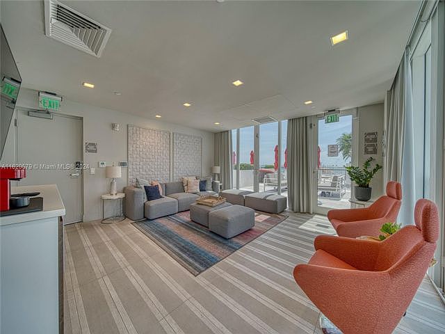 1st image of 601 NE 27th St #Penthouse 1904