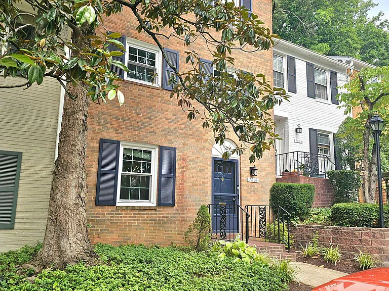 7603 Tiverton Dr #7603 — Photo 3