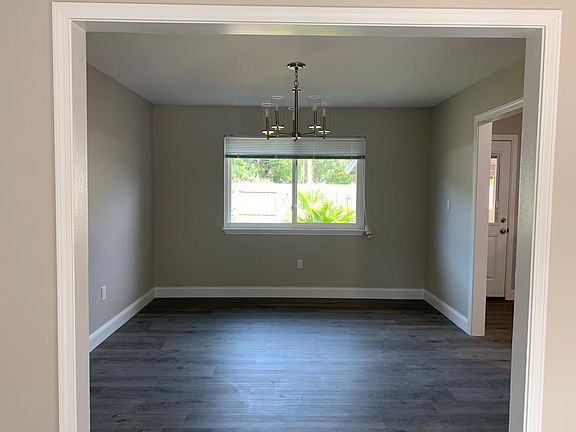 3rd image of 1 Misty Water Ln