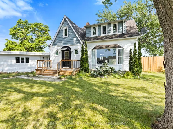 151 Saint George St, Welland, ON L3C 5N9
