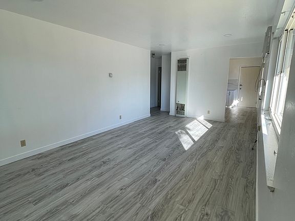 5th image of 3657 Redding Ave
