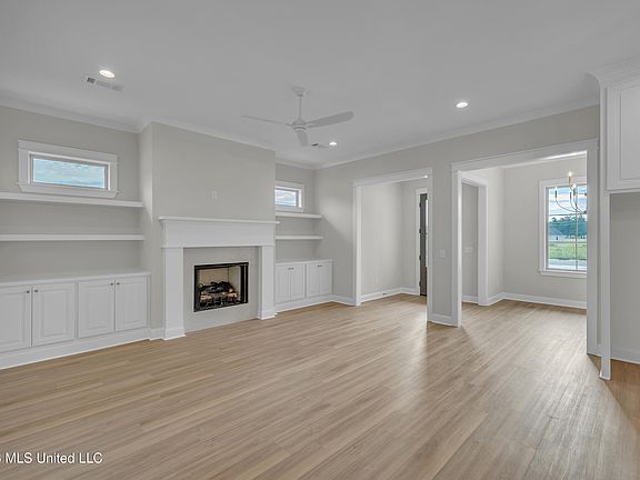 5th image of 104 Mission Park Dr