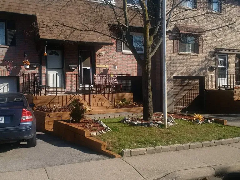 195 Denistoun St — Photo 2