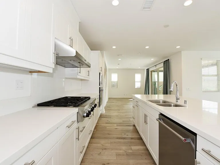 17 Arriate St — Photo 5
