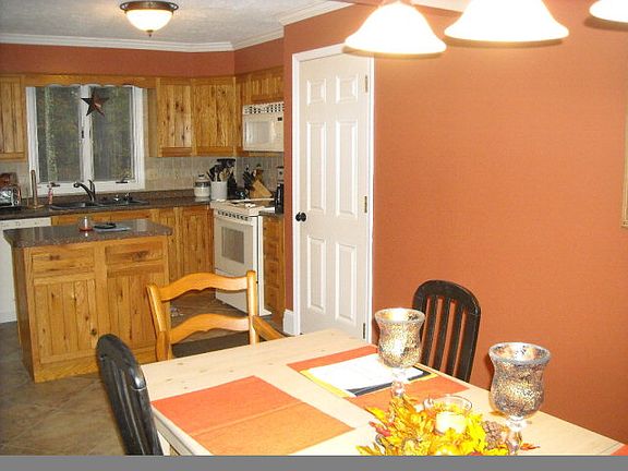 3rd image of 104 Greenwood Dr
