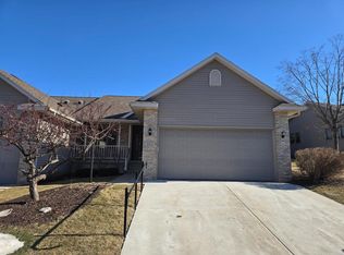 211 Fairview Cir, Waunakee, WI 53597