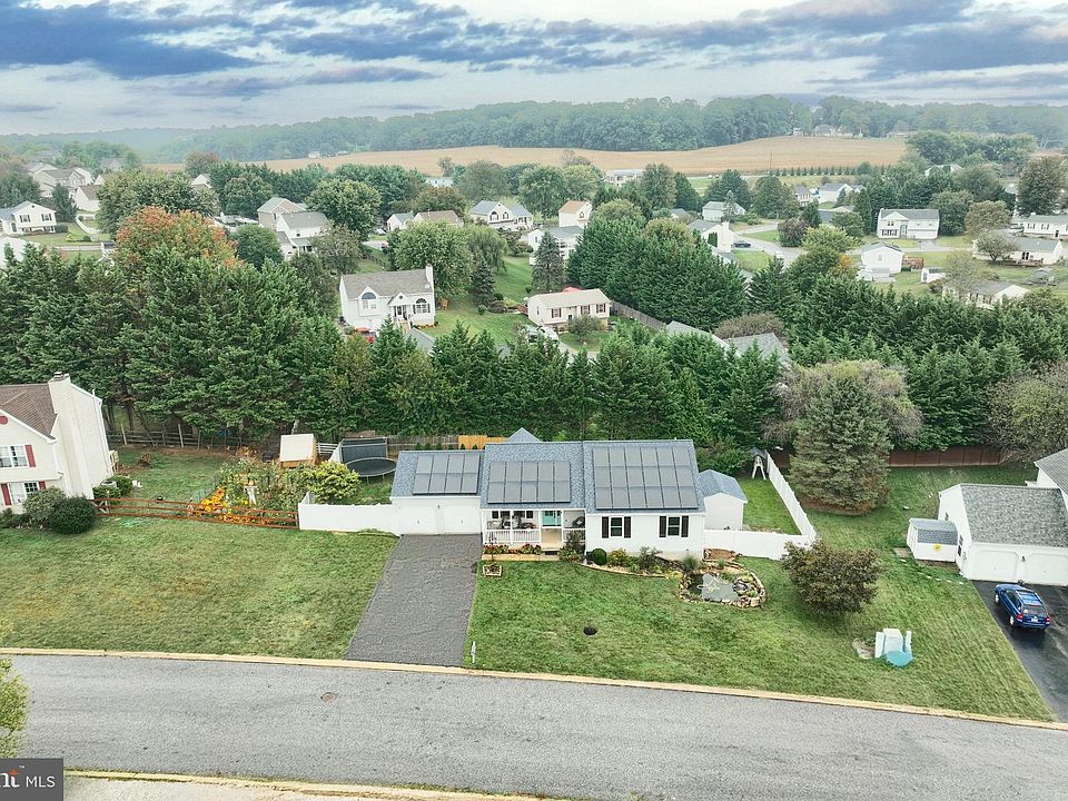 1st image of 42 Brook Hollow Ave