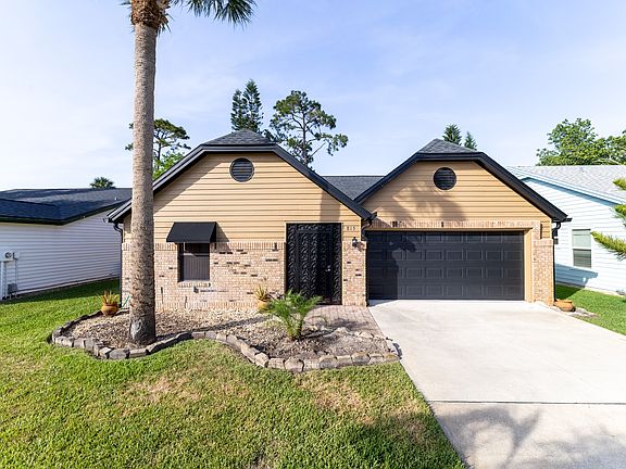2nd image of 815 Pine Shores Cir