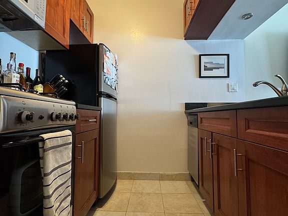 5th image of 30 Christopher St APT 5k
