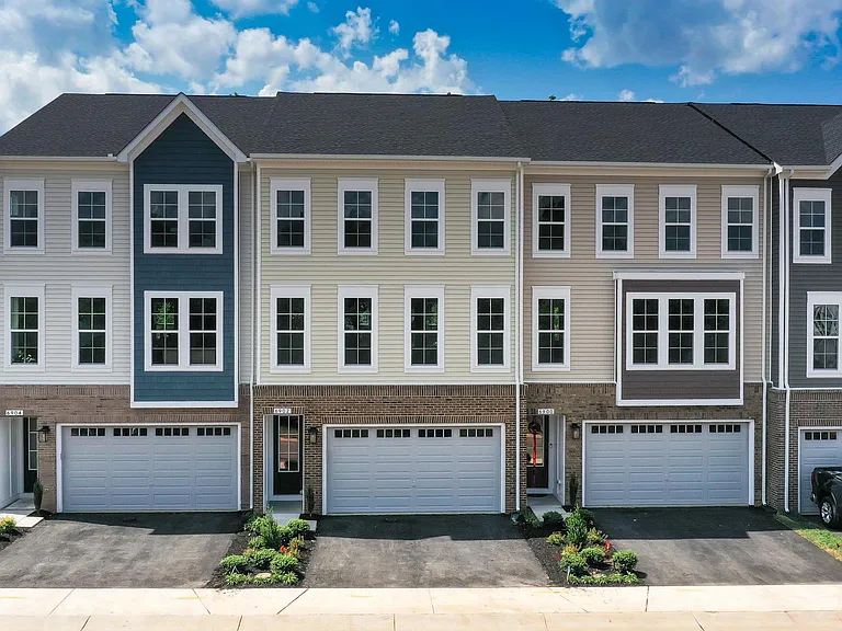 6902 Karter Robinson Dr — Photo 1
