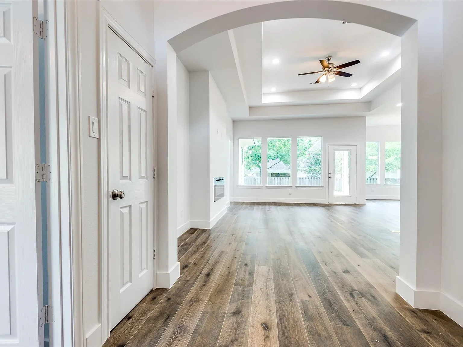 3 bed, 3.0 bath, 2055 sqft, $2,750 — Photo 4