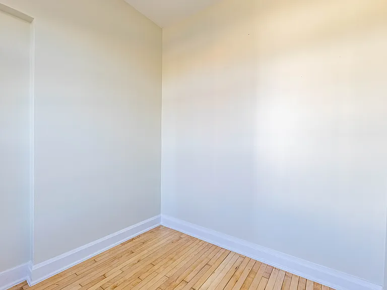 2137 N Western Ave #2F — Photo 8