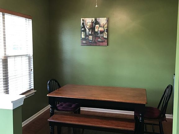 3rd image of 1148 N Village Dr