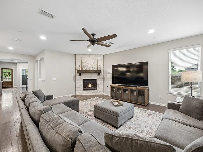 2200 Mountain Creek Ct — Photo 16