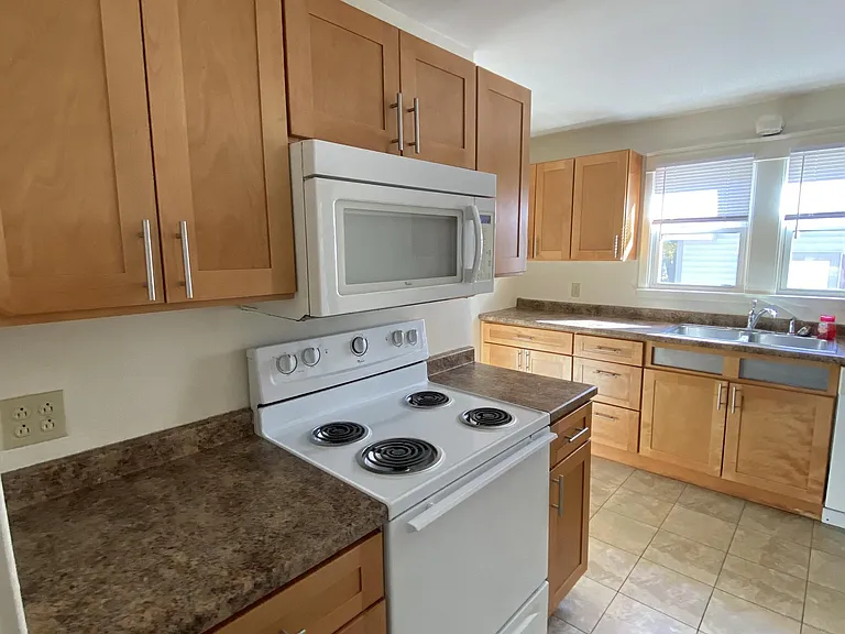 92 Carrollton Ave — Photo 3
