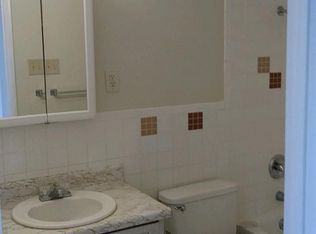 7702 Woodstock Rd APT J, Saint Louis, MO