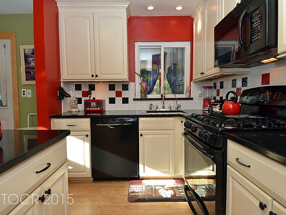 5th image of 13-22 Fairclough Pl #1X