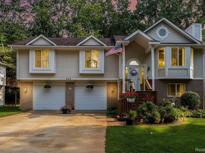 235 Tamworth Ct, Commerce Township, MI, 48382