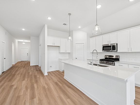 2nd image of 982 Garden Path Dr