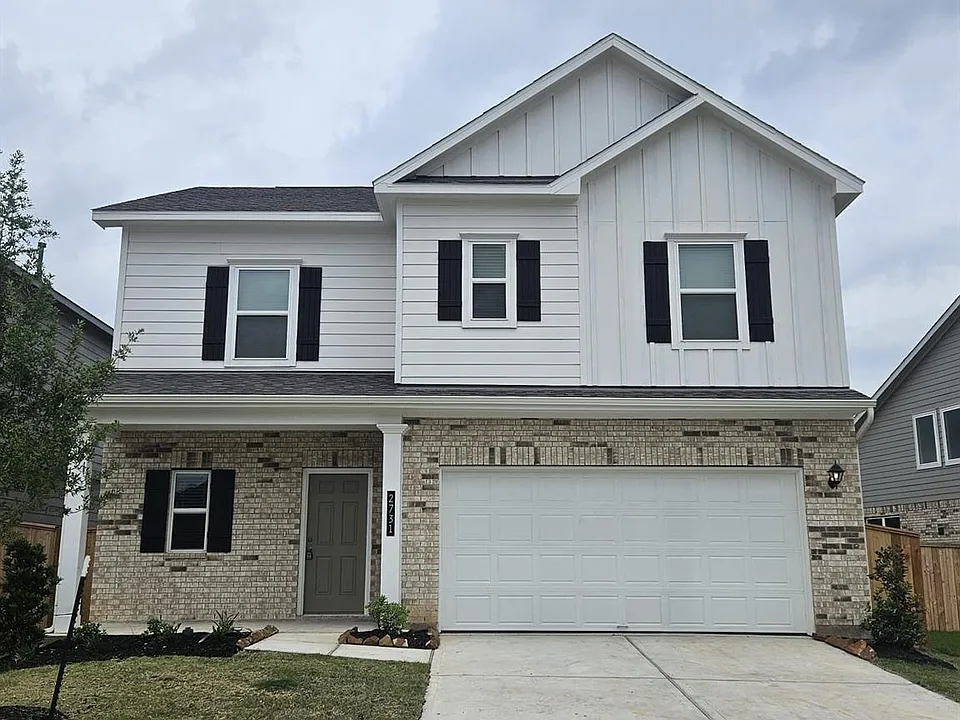 2731 Crested Creek Ln