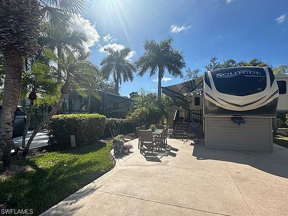 3rd image of 1674 Diamond Lake CIR