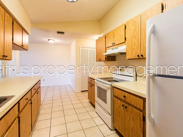 1002 Gammage Point — Photo 10